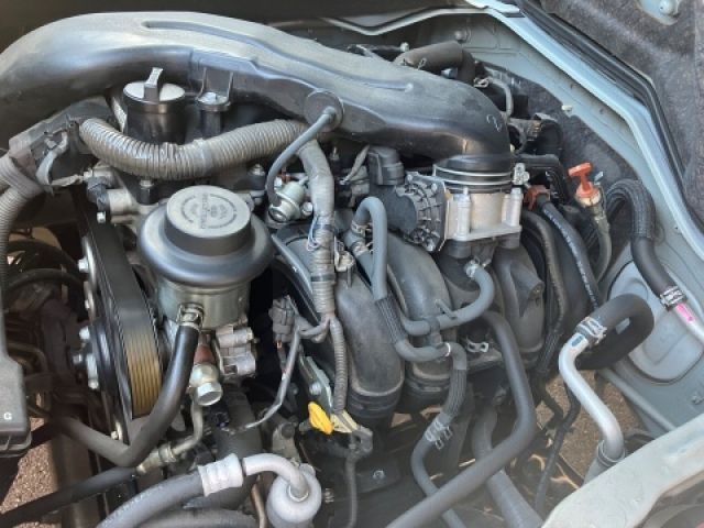 TOYOTA HIACE COMMUTER 2010