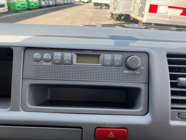 TOYOTA HIACE COMMUTER 2010