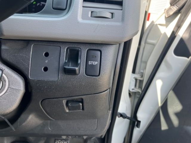 TOYOTA HIACE COMMUTER 2010