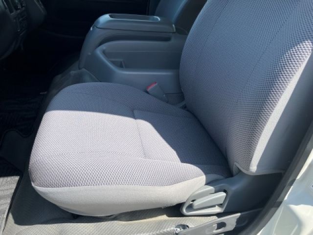 TOYOTA HIACE COMMUTER 2010