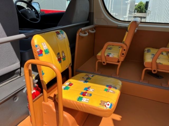 TOYOTA HIACE COMMUTER 2010