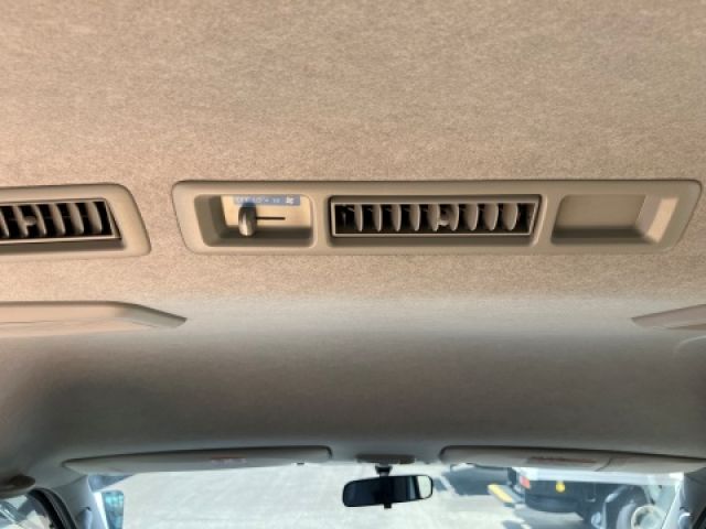 TOYOTA HIACE COMMUTER 2010