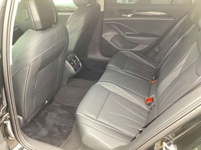 VOLKSWAGEN VOLKSWAGEN PASSAT wagon 2025