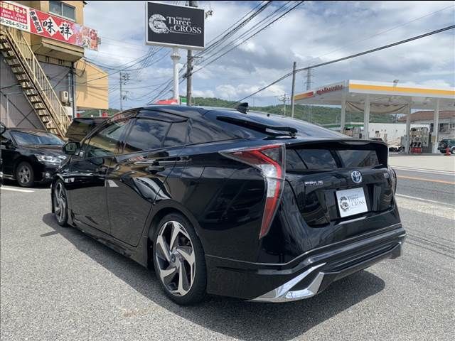 TOYOTA PRIUS 2016