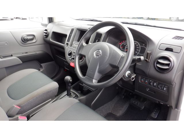 NISSAN NV150 AD 2WD 2018