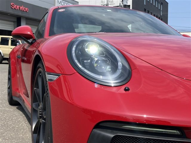 PORSCHE PORSCHE 911 2018