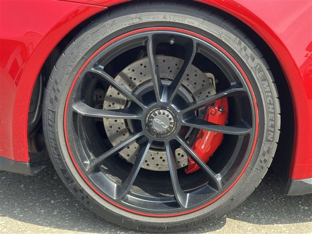 PORSCHE PORSCHE 911 2018