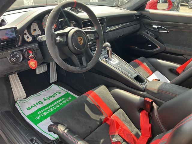 PORSCHE PORSCHE 911 2018