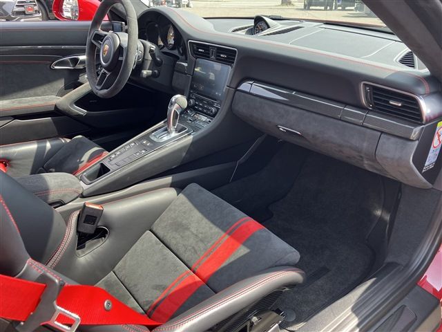 PORSCHE PORSCHE 911 2018