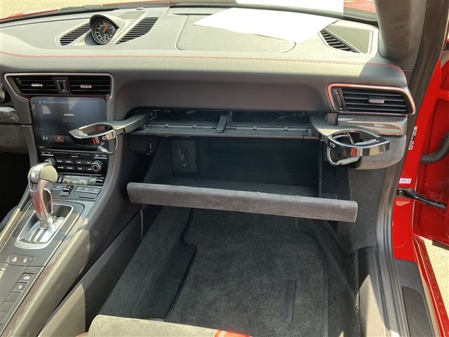 PORSCHE PORSCHE 911 2018