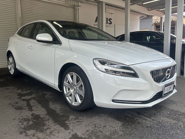 VOLVO VOLVO V40 2019