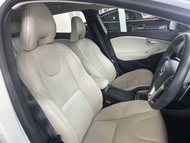 VOLVO VOLVO V40 2019