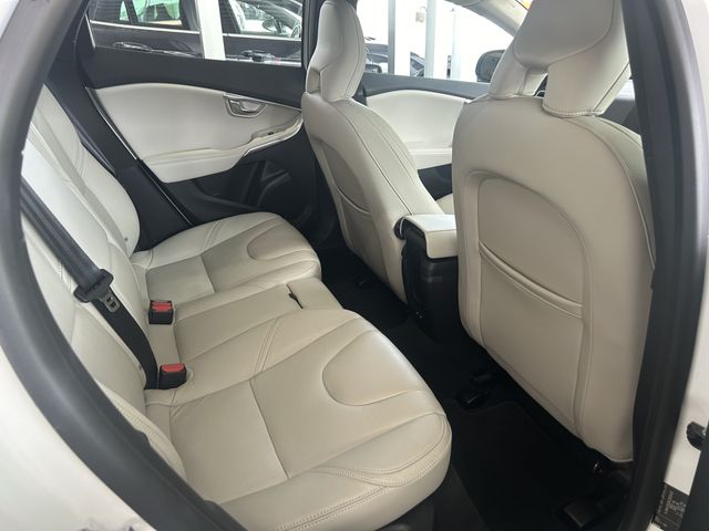 VOLVO VOLVO V40 2019