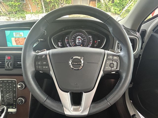 VOLVO VOLVO V40 2019