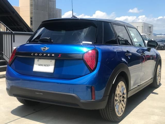 BMW MINI COOPER 5DOOR 2024