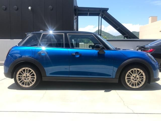 BMW MINI COOPER 5DOOR 2024