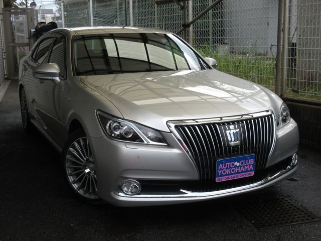 TOYOTA CROWN MAJESTA HYBRID 2016