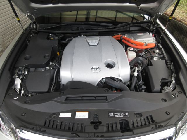 TOYOTA CROWN MAJESTA HYBRID 2016