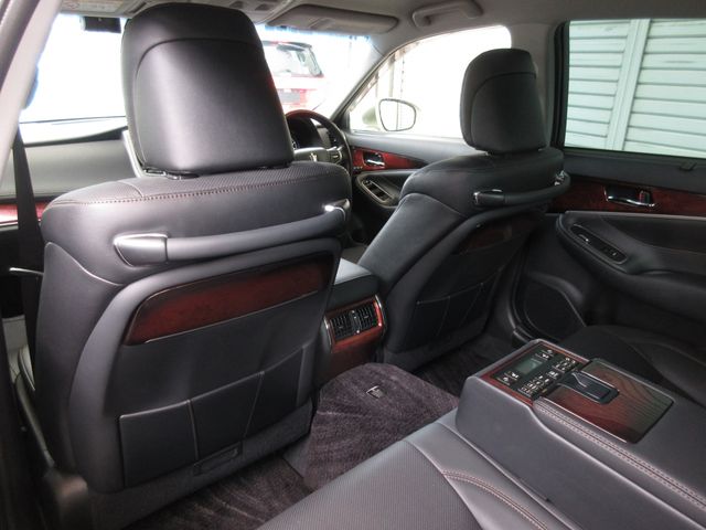 TOYOTA CROWN MAJESTA HYBRID 2016