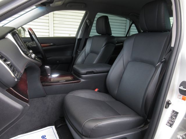 TOYOTA CROWN MAJESTA HYBRID 2016