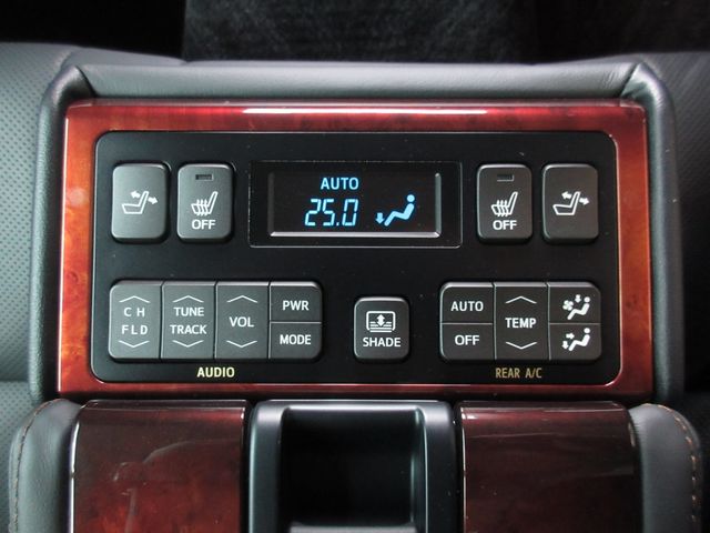 TOYOTA CROWN MAJESTA HYBRID 2016