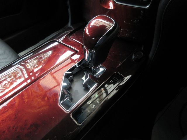 TOYOTA CROWN MAJESTA HYBRID 2016