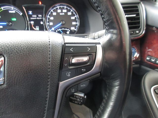 TOYOTA CROWN MAJESTA HYBRID 2016