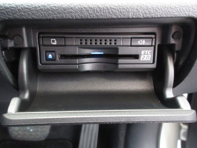 TOYOTA CROWN MAJESTA HYBRID 2016