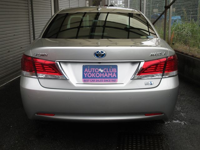 TOYOTA CROWN MAJESTA HYBRID 2016