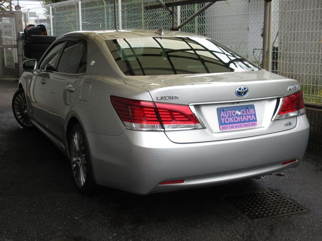 TOYOTA CROWN MAJESTA HYBRID 2016