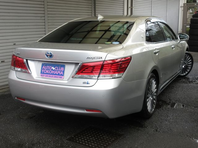 TOYOTA CROWN MAJESTA HYBRID 2016