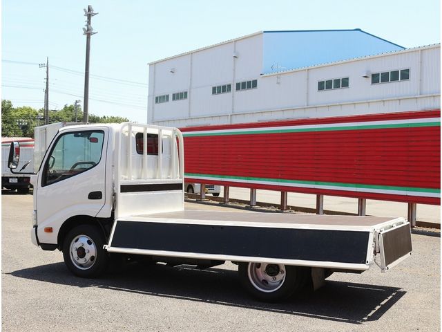 TOYOTA DYNA 2019