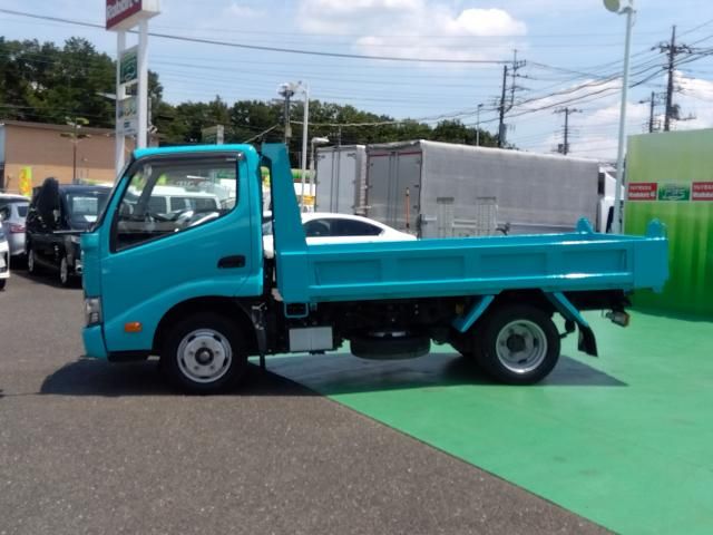 TOYOTA DYNA 2017