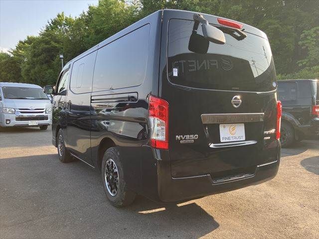 NISSAN NV350 CARAVAN 2020