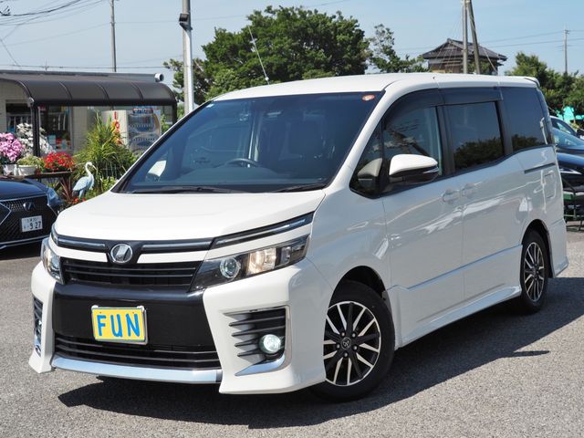 TOYOTA VOXY 2016