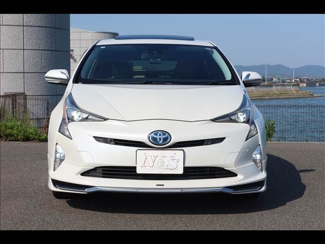 TOYOTA PRIUS 4WD 2016