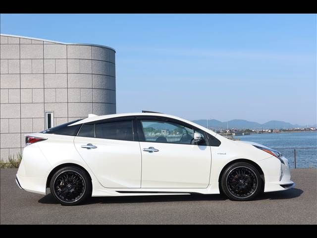 TOYOTA PRIUS 4WD 2016