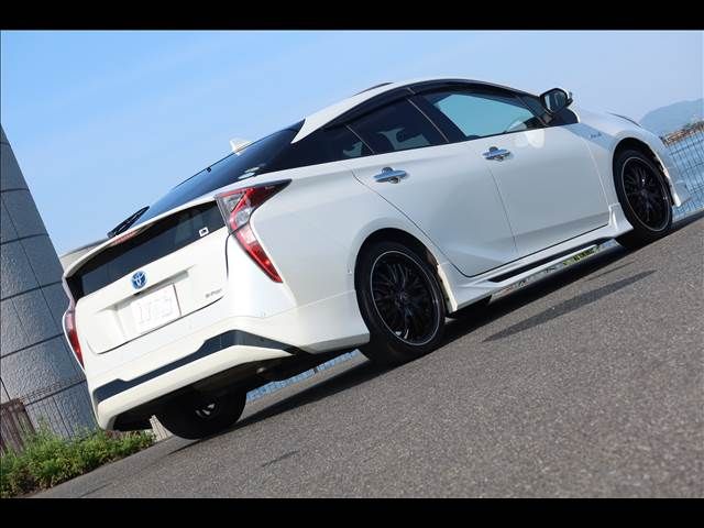 TOYOTA PRIUS 4WD 2016