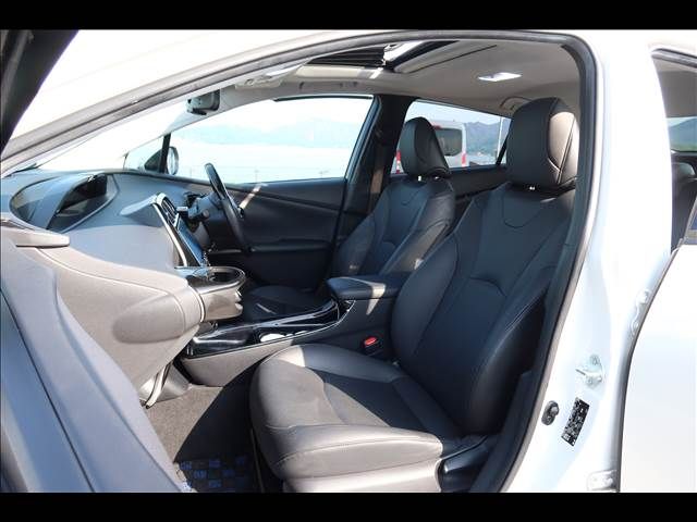 TOYOTA PRIUS 4WD 2016