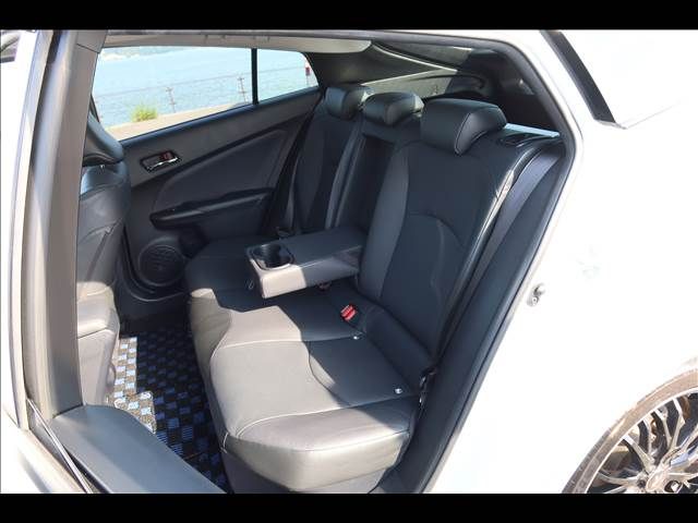 TOYOTA PRIUS 4WD 2016