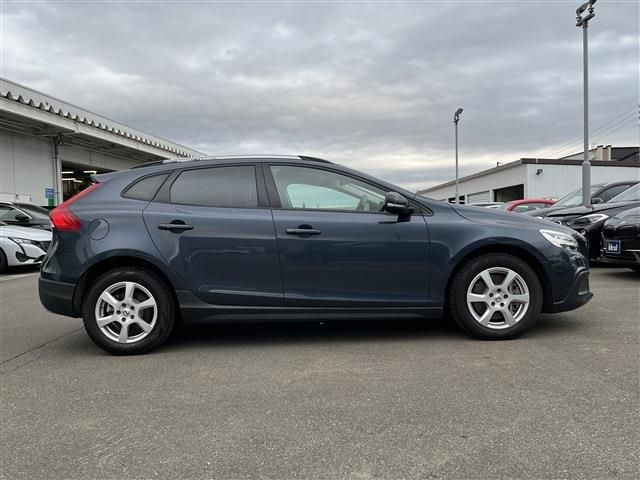 VOLVO VOLVO V40 CROSS COUNTRY 2017
