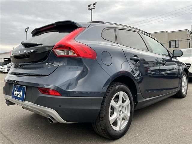 VOLVO VOLVO V40 CROSS COUNTRY 2017