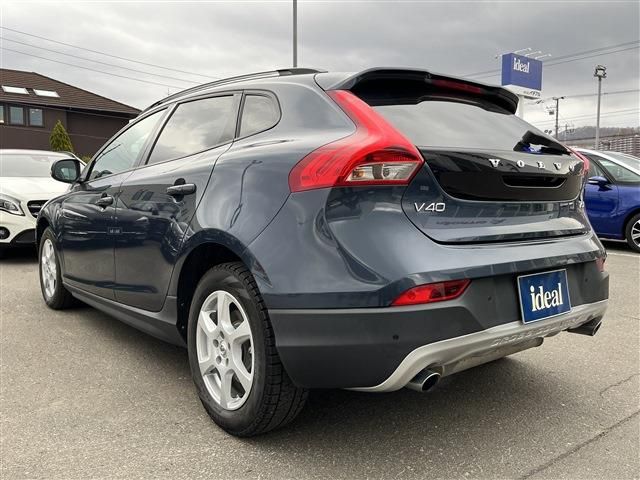 VOLVO VOLVO V40 CROSS COUNTRY 2017