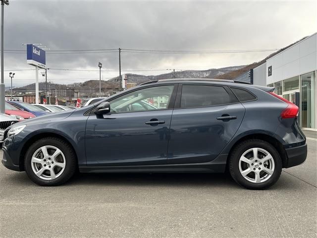 VOLVO VOLVO V40 CROSS COUNTRY 2017