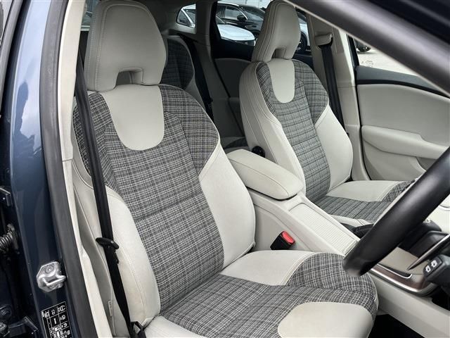 VOLVO VOLVO V40 CROSS COUNTRY 2017