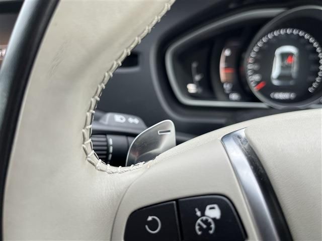 VOLVO VOLVO V40 CROSS COUNTRY 2017