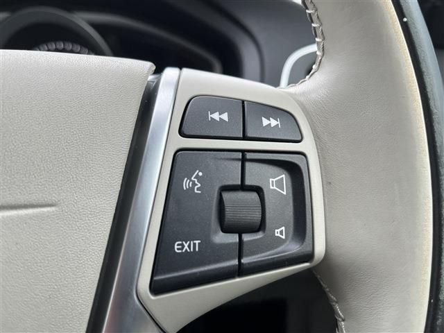 VOLVO VOLVO V40 CROSS COUNTRY 2017