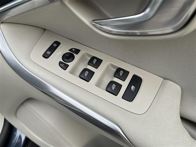 VOLVO VOLVO V40 CROSS COUNTRY 2017