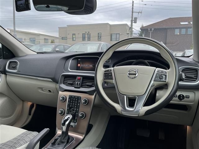 VOLVO VOLVO V40 CROSS COUNTRY 2017