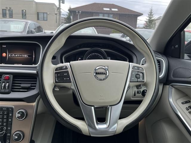 VOLVO VOLVO V40 CROSS COUNTRY 2017